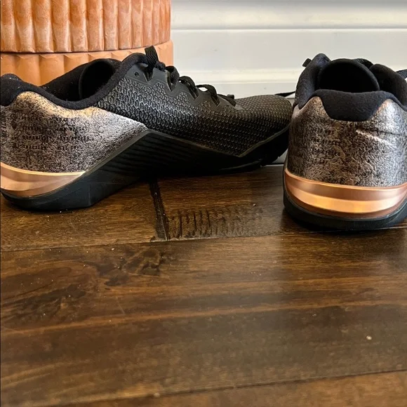 Nike Metcon 5 Black Rose Gold Training Shoes - Picture 4 of 5